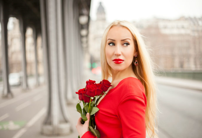 Red Roses with Red Dress,Zac Posen,Red Dress and Eiffel Tower,Eiffel Tower and Roses,Red Dress Paris,Zac Posen Dress,Red Dress,Red Lips And Roses,Zac Posen Dress Paris,Flowers Paris Shoot,Roses Paris