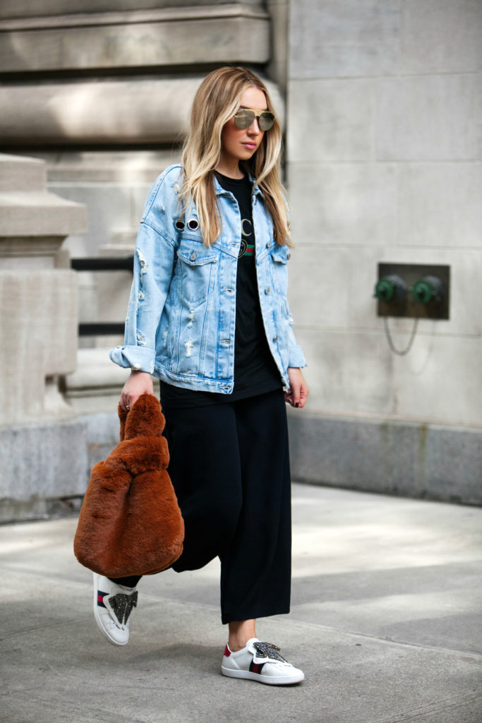 How to style faux fur bags,faux fur teddy bag,topshop teddy Faux Fur Tote Bag,Gucci bow sneakers,How to wear denim jacket,Denim jacket trend,Denim jacket trend,Zara DENIM JACKET,zara DENIM JACKET WITH EYELETS,DENIM JACKET WITH EYELETS,Topshop DOLLY Faux Fur Tote Bag,Topshop Faux Fur Tote Bag,on the streets of NYC,Gucci Ace sneakers with bow patch,Dio(R)evolution Mirrored Aviator Sunglasses,Dio(R)evolution Aviator Sunglasses,dior revolution sunglasses