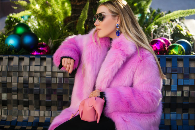Christmas in Beverly Hills,Rodeo Drive christmas,Pink fur coat,Christmas on Rodeo Drive,H&M faux fur coat,Dior Revolution Mirrored Aviator Sunglasses,How to wear colorful faux fur coat,Dior Dio(R)evolution Mirrored Aviator Sunglasses,Dior patent leather boots,H&M pink faux fur coat,H&M pink coat,Loewe pink elephant bag,Dior white boots,Loewe pink elephant,Dior Aviator Sunglasses,Dior white boots,How to wear pink fur, think pink